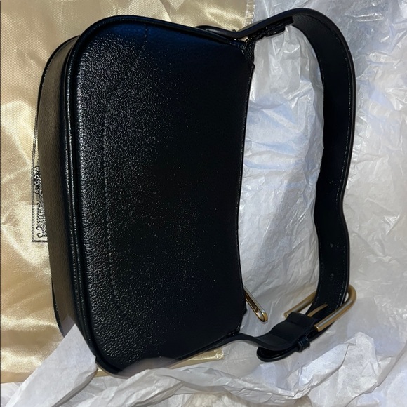 Gucci Black Leather Shoulder Bag with Gold Buckle - Picture 5 of 12